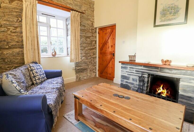 Farchynys Court Cottage