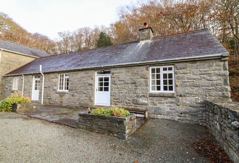 Farchynys Court Cottage