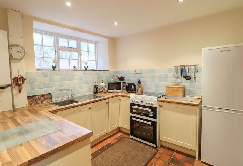 Farchynys Court Cottage