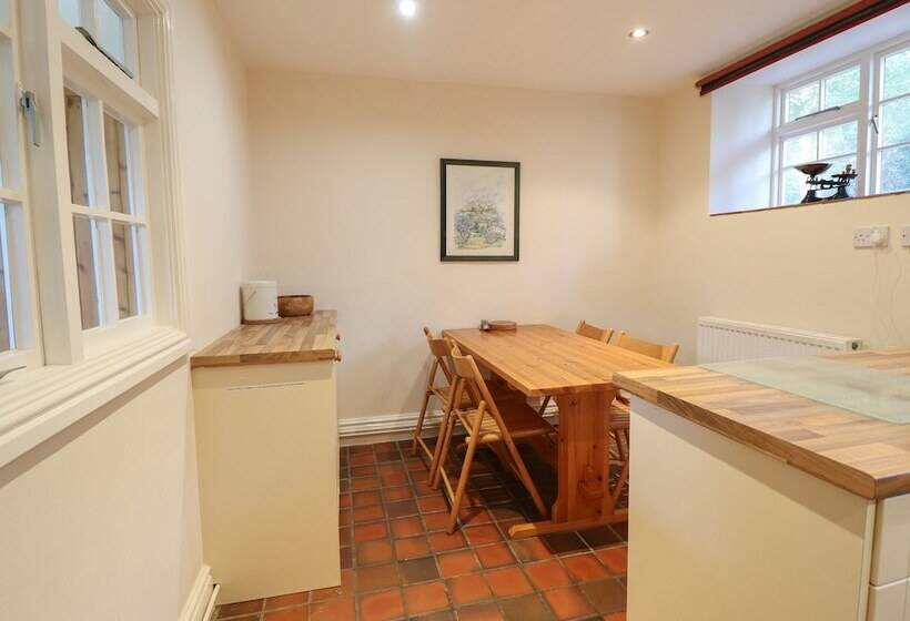 Farchynys Court Cottage