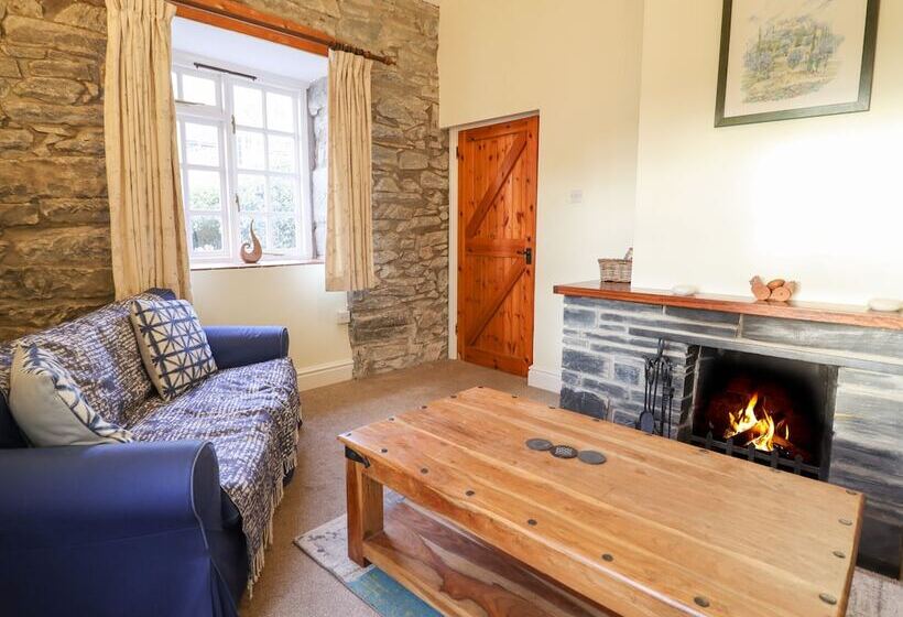 Farchynys Court Cottage