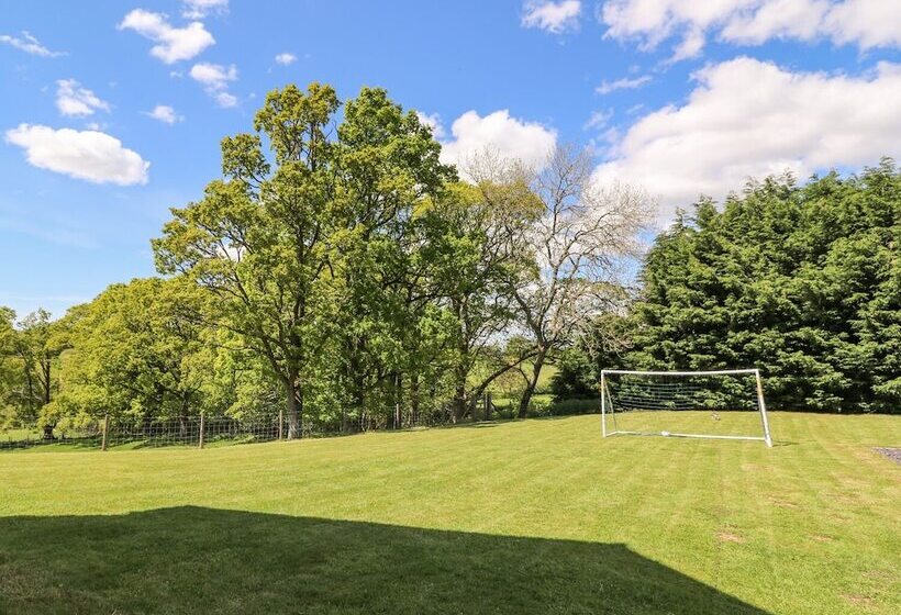 Foxes Meadow