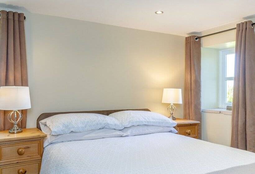 Golden Slack Cottage