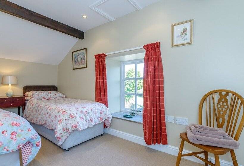 Golden Slack Cottage