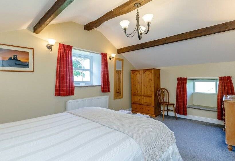 Golden Slack Cottage