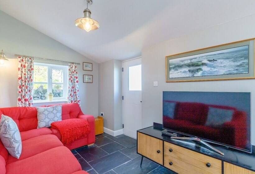 Golden Slack Cottage