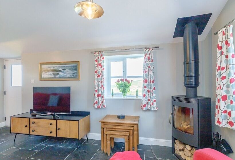 Golden Slack Cottage