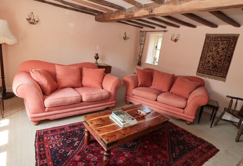 Just A Cottage, Newlands Farm