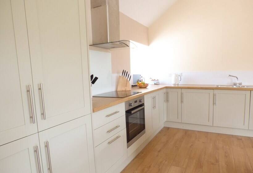 Llaethdy   The Dairy