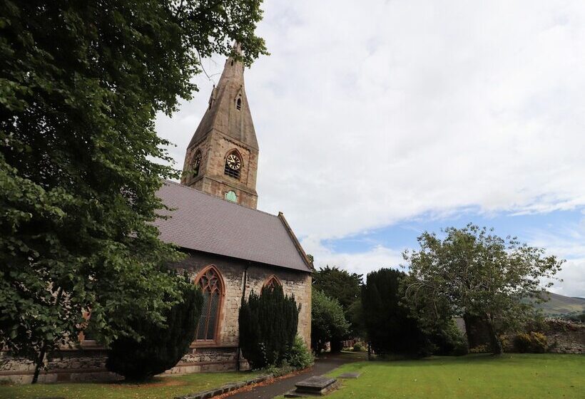 Maestyddyn Farm House
