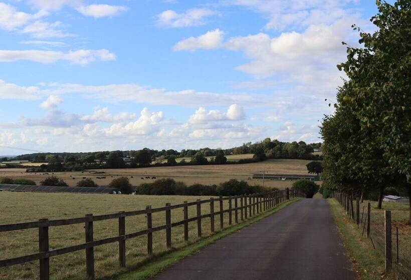 Oxen Cottage @ Nables Farm
