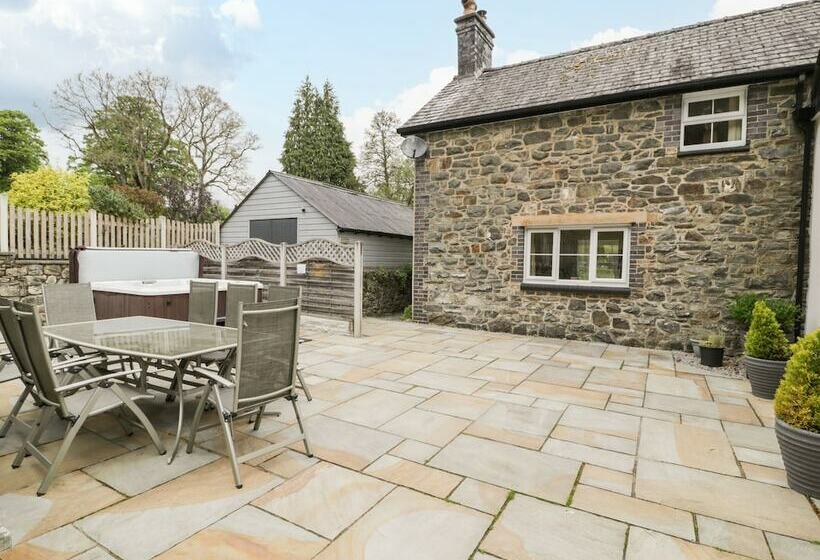 Parc Cottage