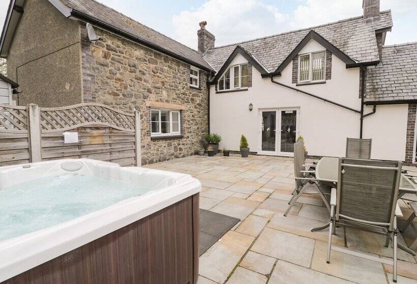 Parc Cottage