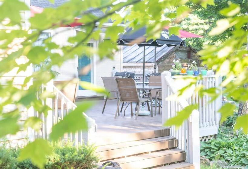 Red Rose Inn Bed & Breakfast