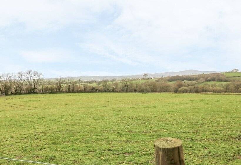 Saddlers Cottage, Berllandeg Farm