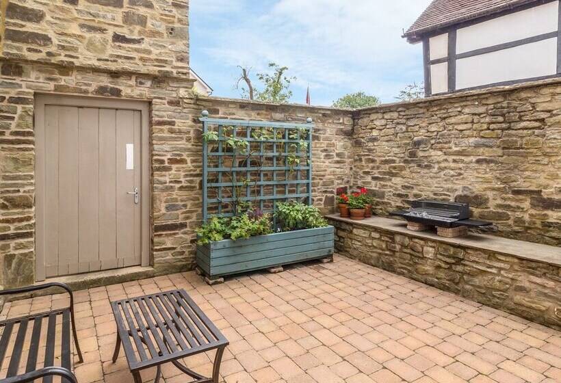 The Maltster's House