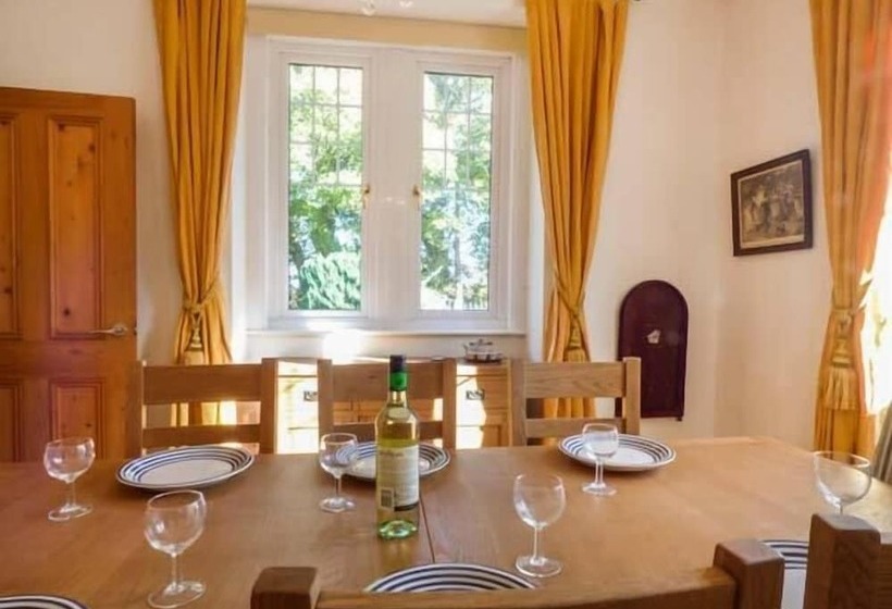 The Old School House