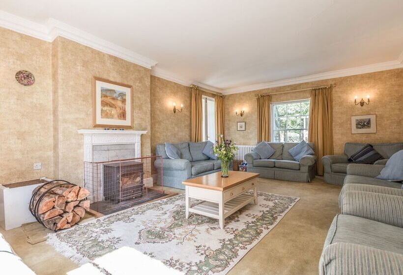 The Old Schoolhouse And Cottage