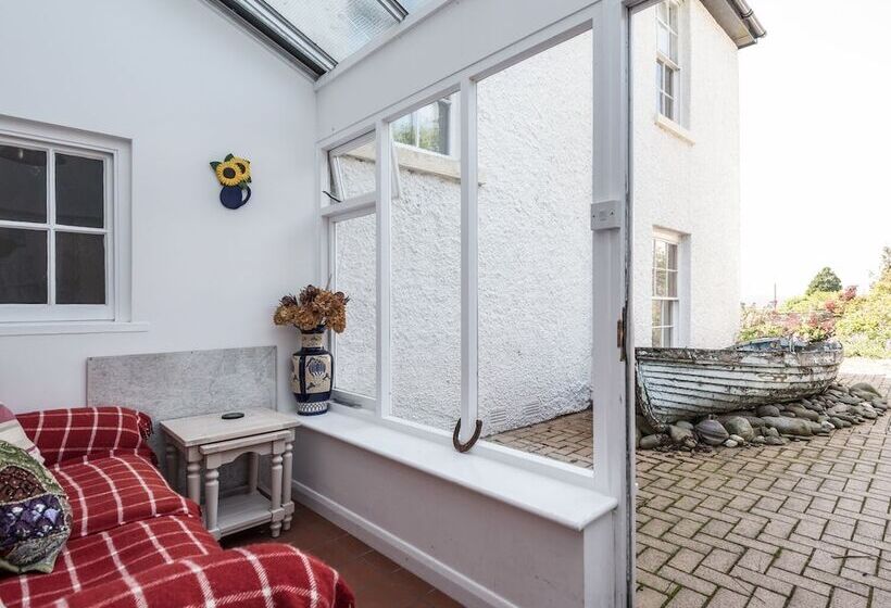 The Old Schoolhouse And Cottage