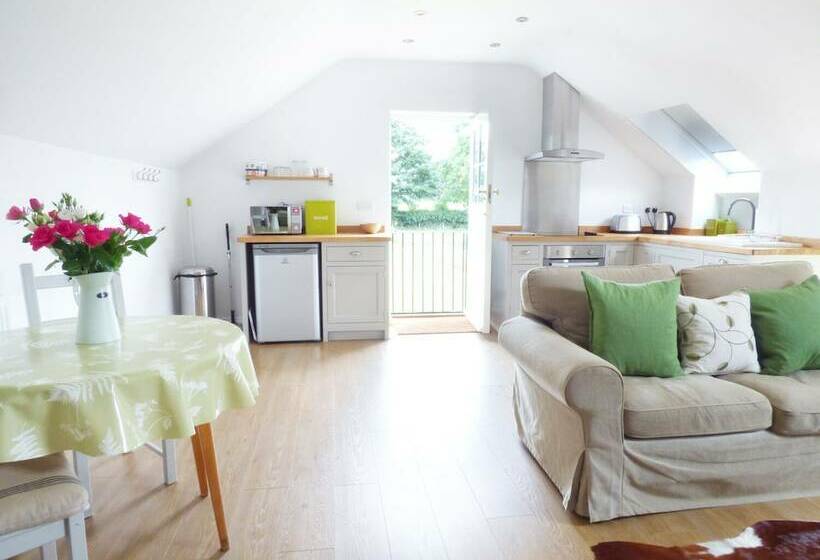 The Stables, Crayke Lodge