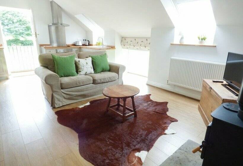 The Stables, Crayke Lodge