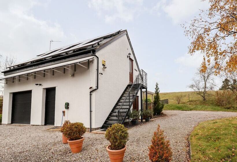Tyn Y Mynydd Bach