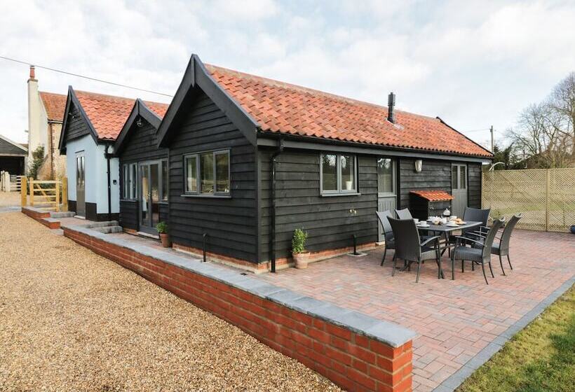 Whitehands Farm Barn