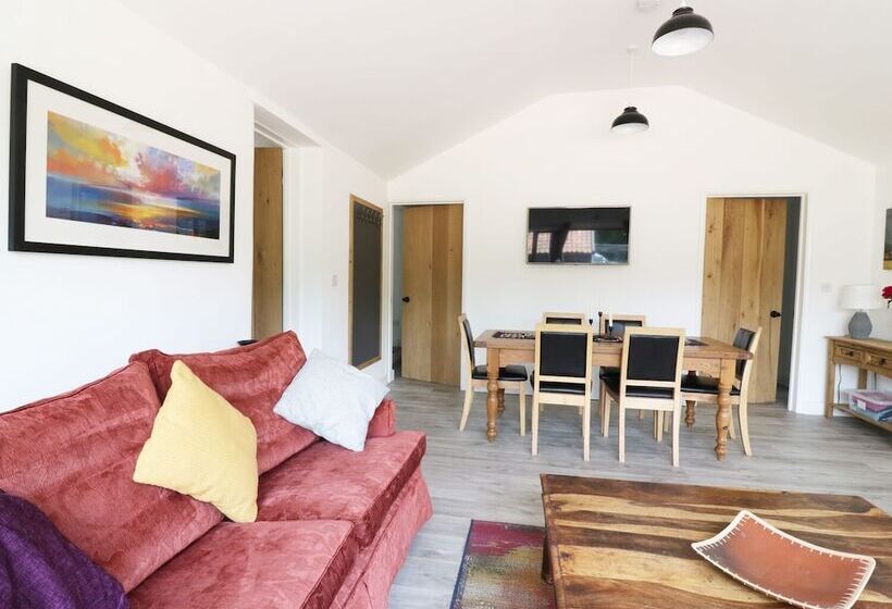 Whitehands Farm Barn