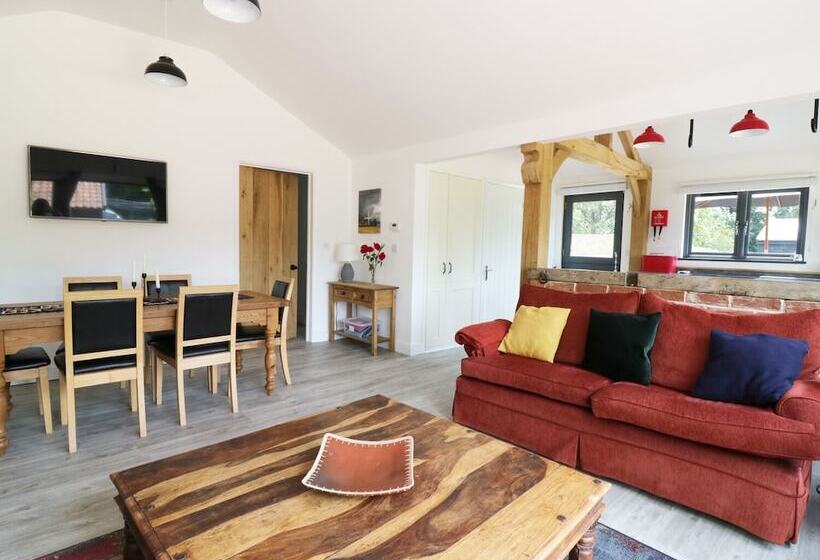 Whitehands Farm Barn