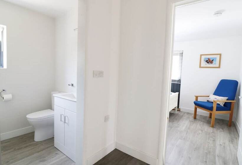 Whitehands Farm Barn