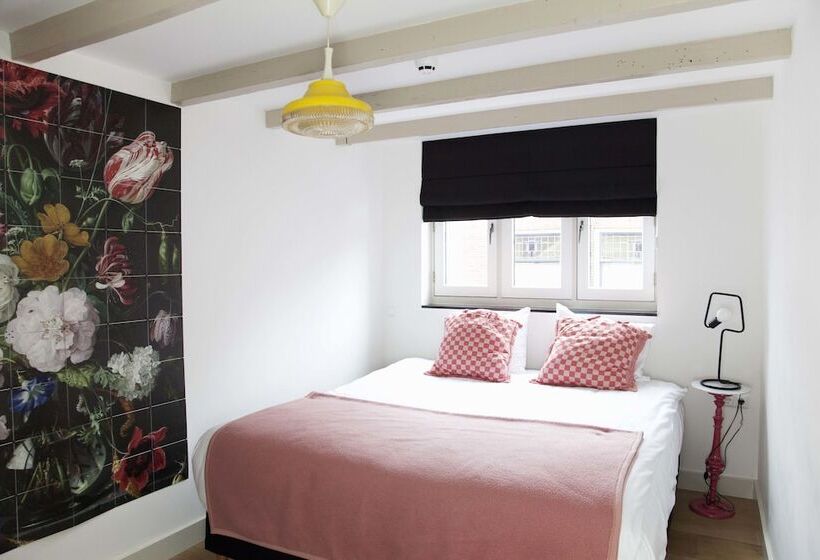 فندق صغير Hello I M Local