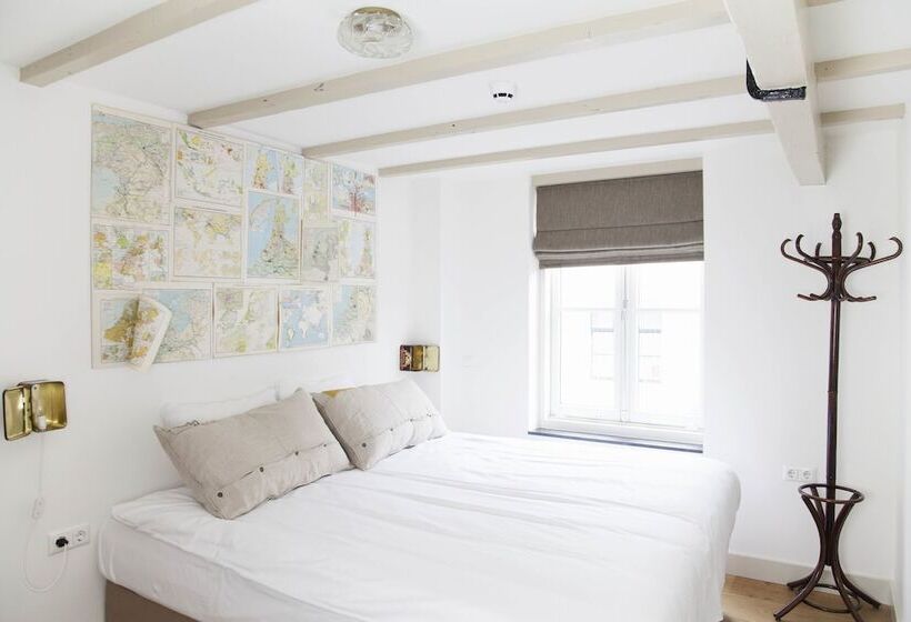 فندق صغير Hello I M Local