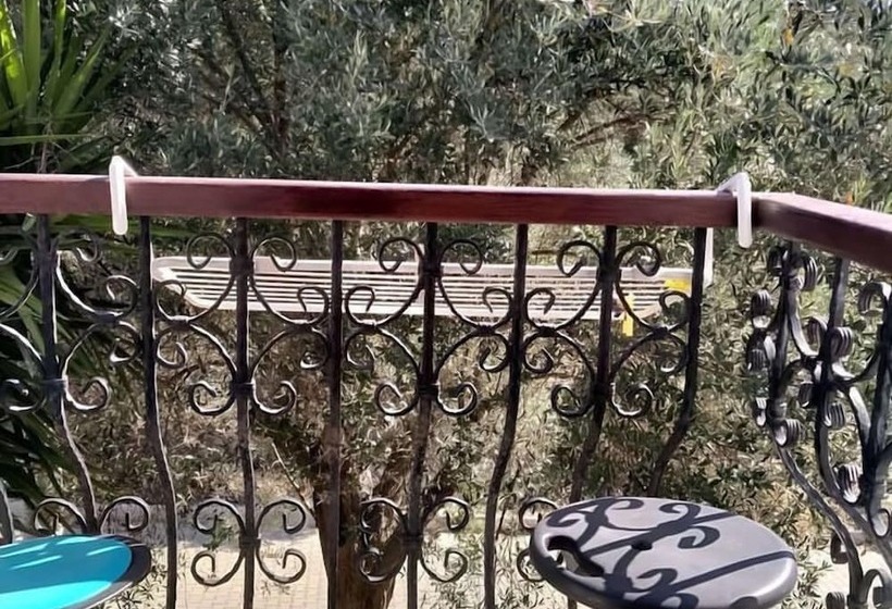 Bed and Breakfast Beyaz Ev Pansiyon