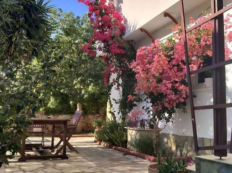 Bed and Breakfast Beyaz Ev Pansiyon