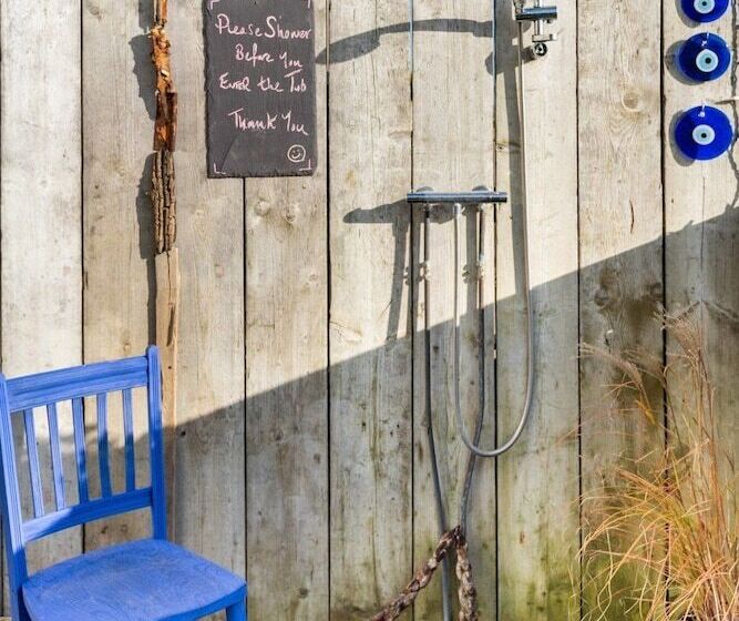 Bed and Breakfast Driftwood Beach House