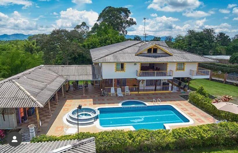 צימר Finca Tradicional La Colonia