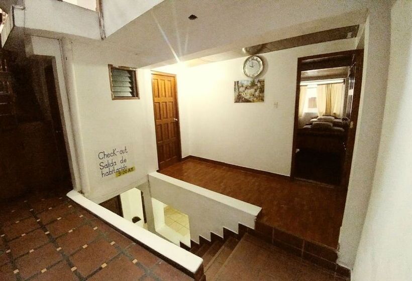 ベッドアンドブレックファースト Hostal Bromelias Inn