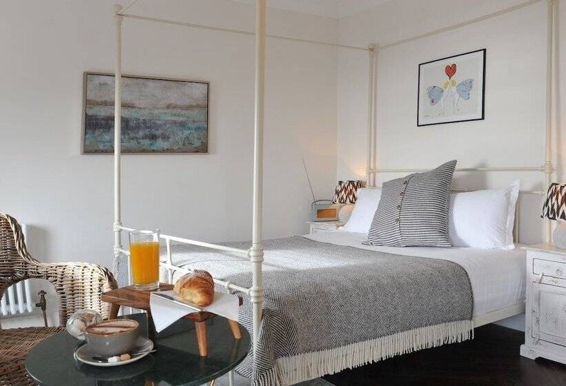 مبيت وإفطار The Driftwood