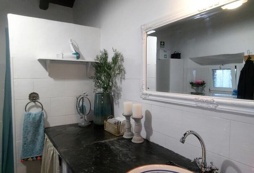 C & M   Casa De Mares