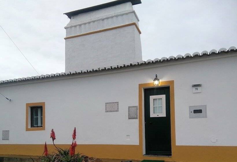 C & M   Casa De Mares