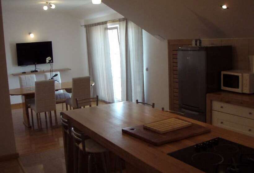 Captain S Villa Sokol