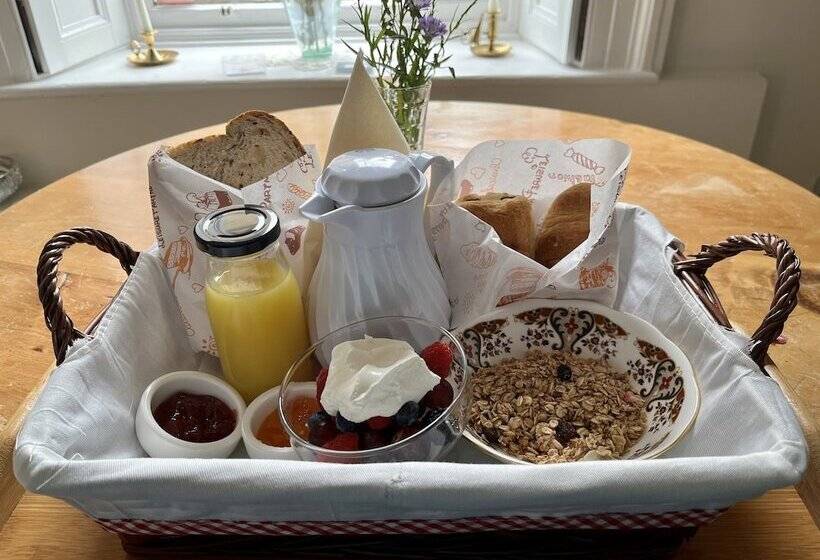 Castleview Bed & Breakfast