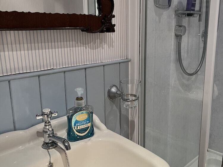 Castleview Bed & Breakfast