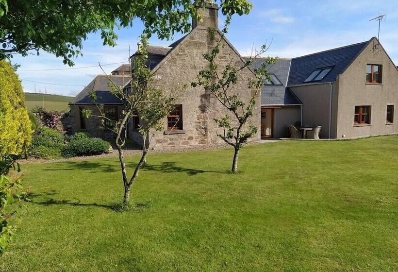 Chapel Of Barras Farm Bed & Breakfast