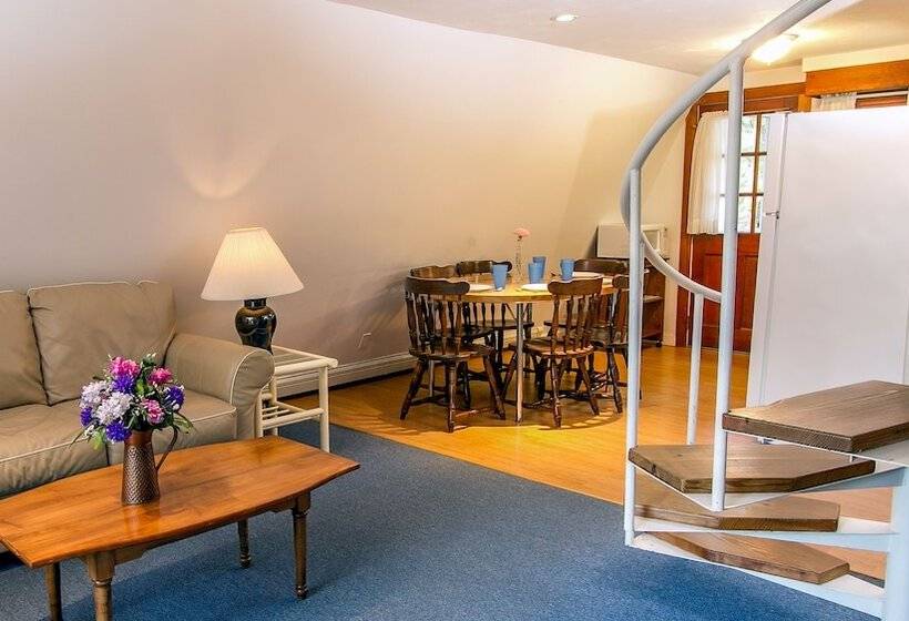 Cottages At The Even Tide Resort