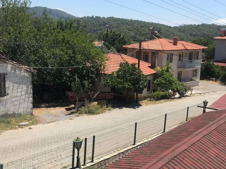 مسافرخانه History Butik