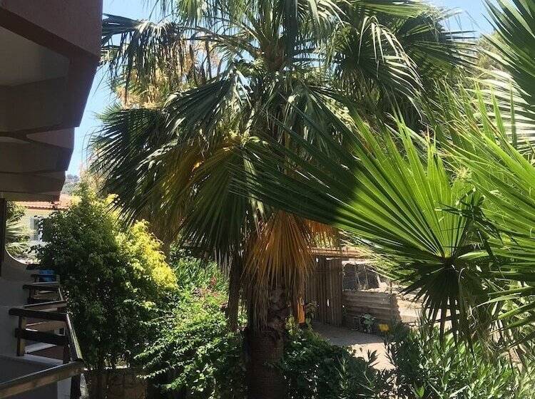 مسافرخانه History Butik