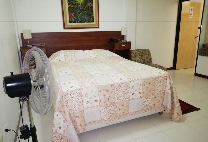 Hostal Piura