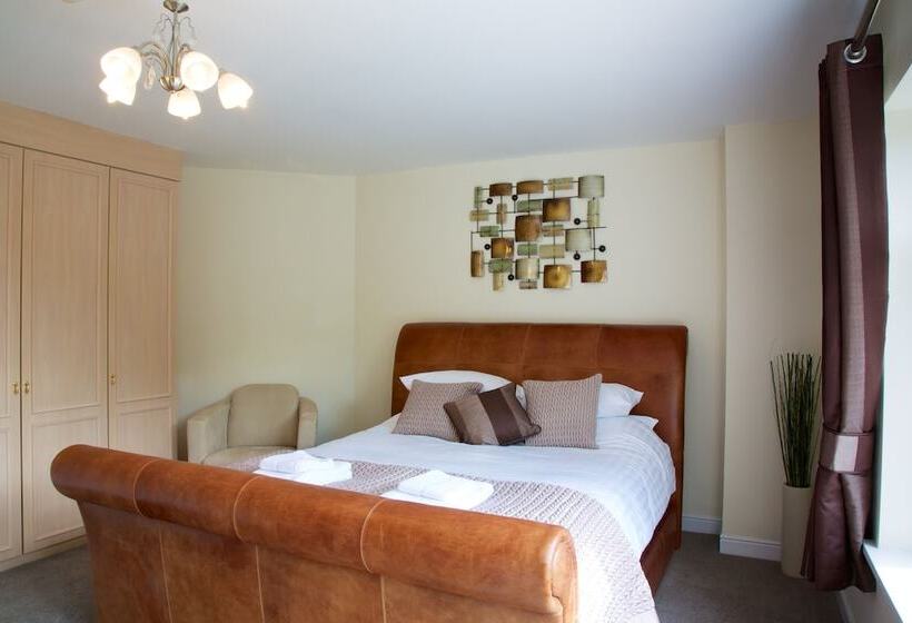 פונדק The George Carvery &