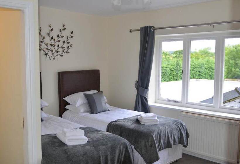 פונדק The George Carvery &